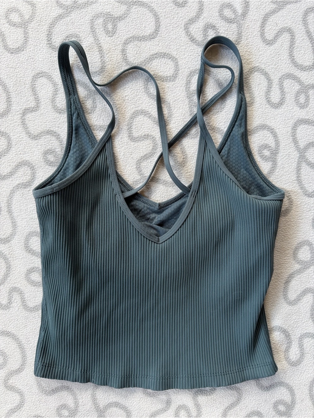 Vuori Rib Crop Tank Top - Picture 2 of 5
